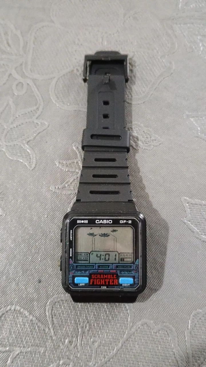 Relógio casio scramble fighter.