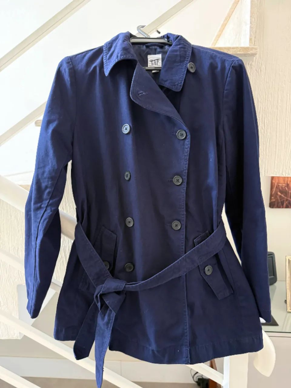 Casaco trench coat marinho da marca Gap 
