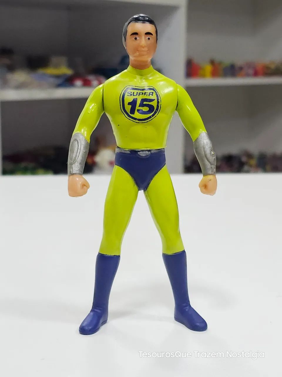 Boneco promocional Super 15 da Telefônica 