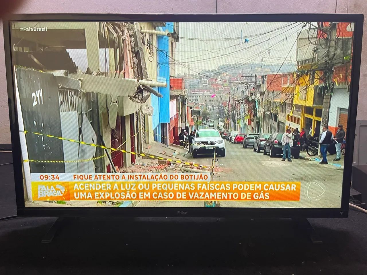 Vendo uma tv Philco 32 polegadas tv não e smart 