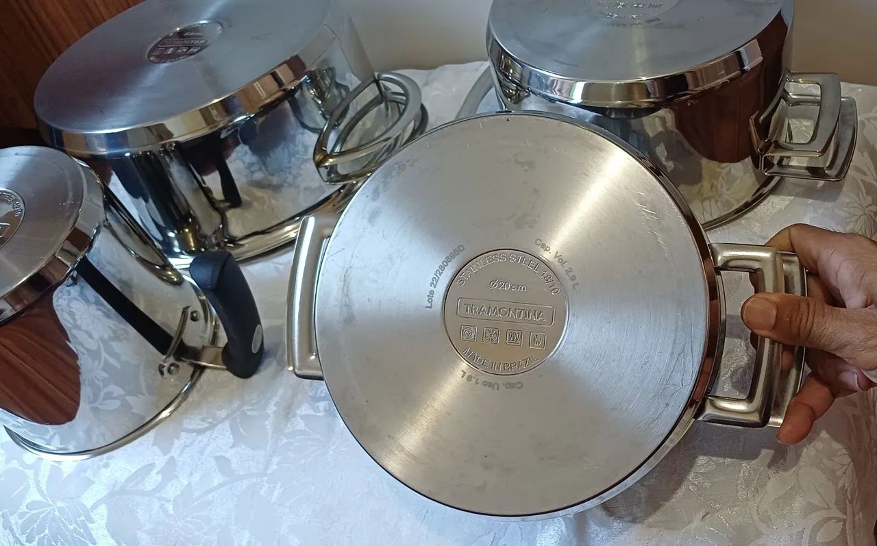 Conjunto de panela tramontina inox quatro  seminovos  - Foto 4