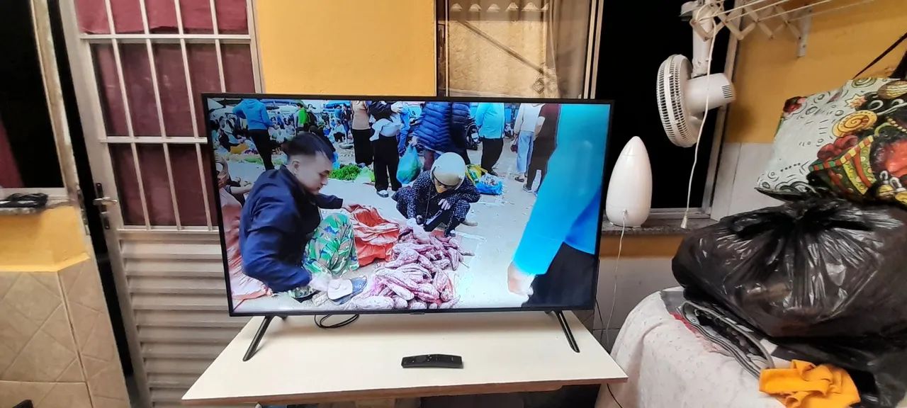Vendo tv Samsung 49 polegadas smart funcionando perfeitamente sem detalhes  - Foto 3