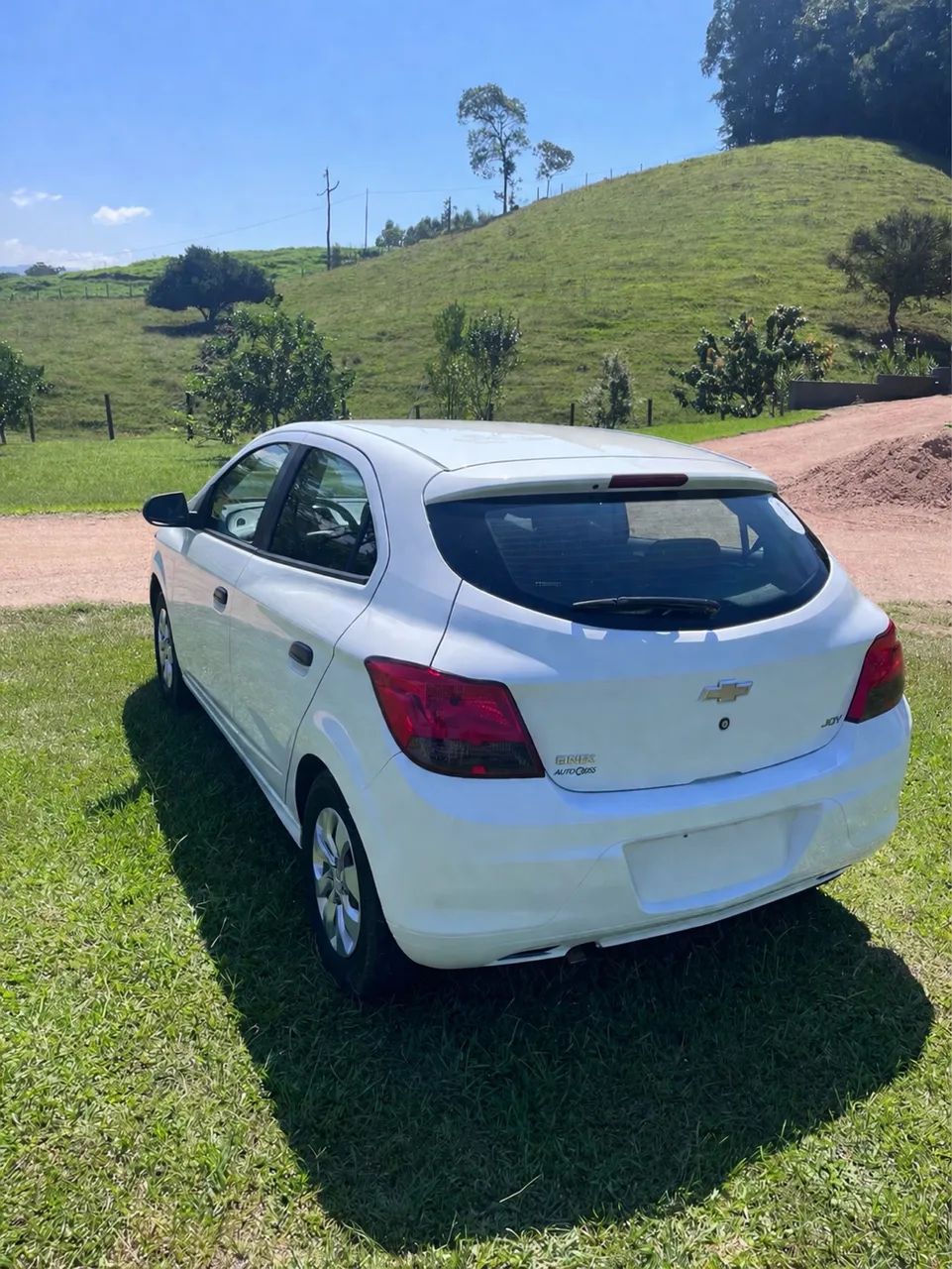 Chevrolet Onix JOY Hatch 1.0 8V Flex Mec. 4P 2019 - Foto 3