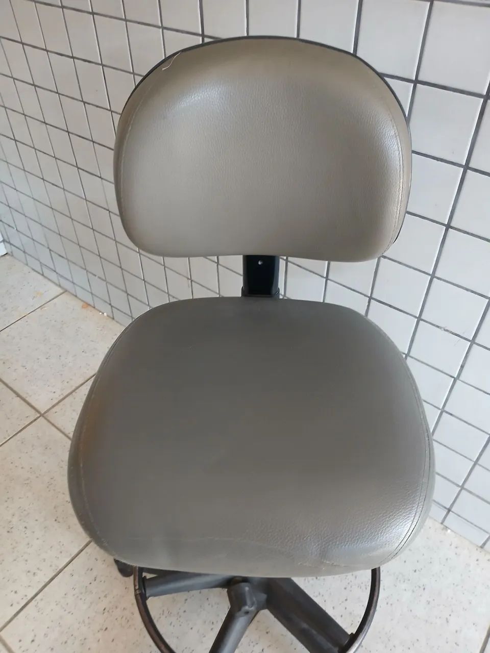 Cadeira giratoria de balcão  - Foto 4
