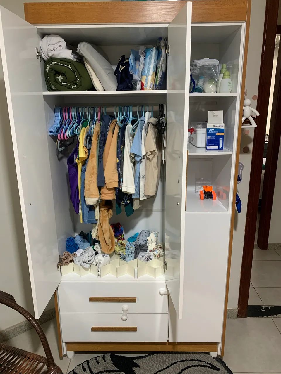Vendo lindo guarda roupa Infantil 