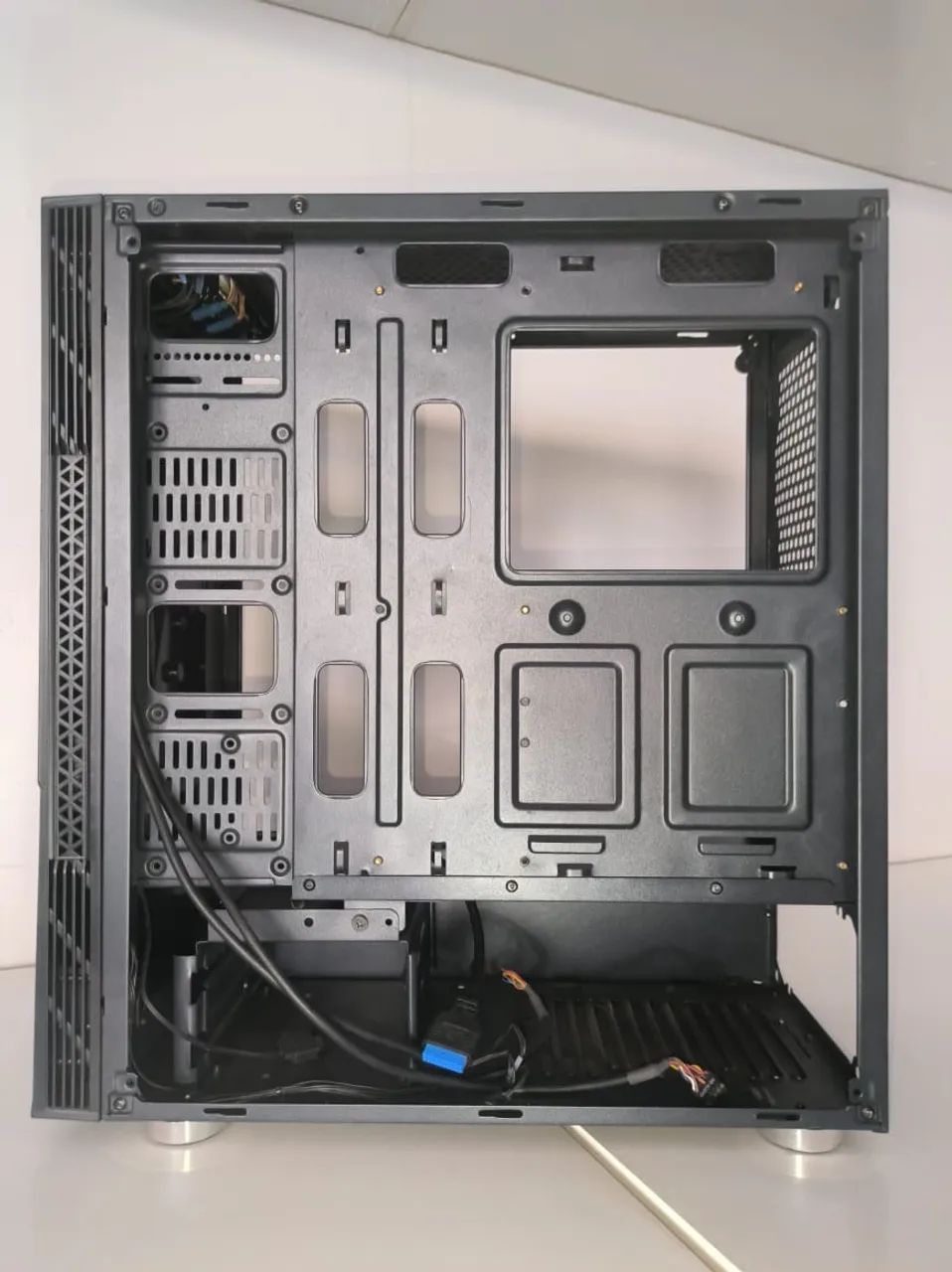 Gabinete Mid Tower - Foto 3