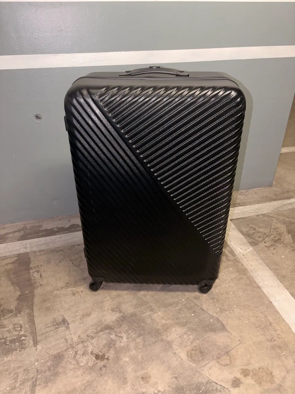 Mala Grande Rígida Preta Ultra Resistente com Rodinhas 360° e TSA