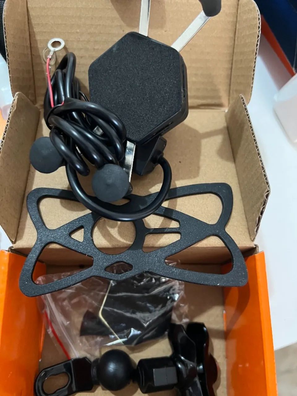 Suporte de Celular para Moto com Entrada para Carregador USB - Foto 4
