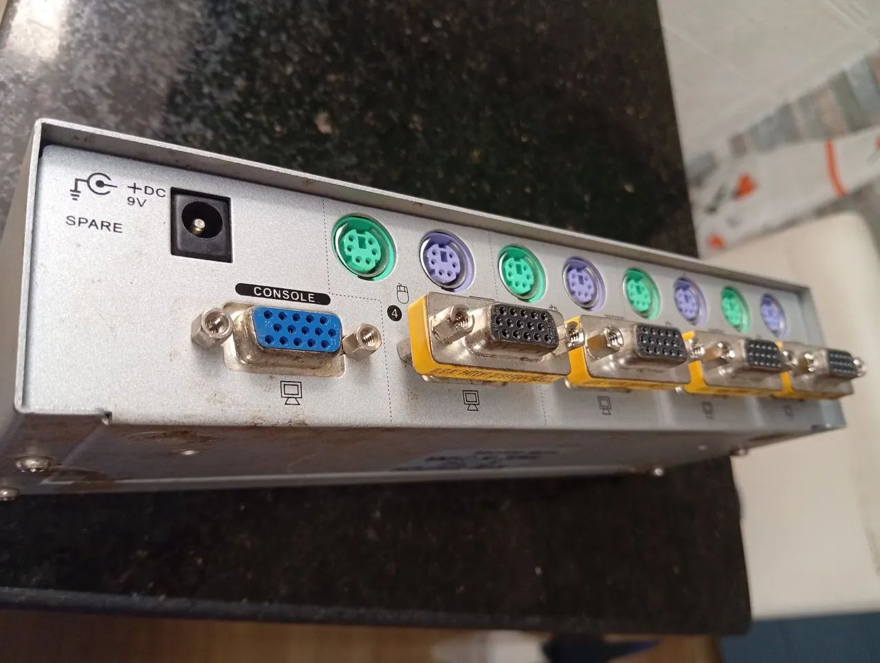 KVM Switch Intelligent de 4 portas - Foto 2