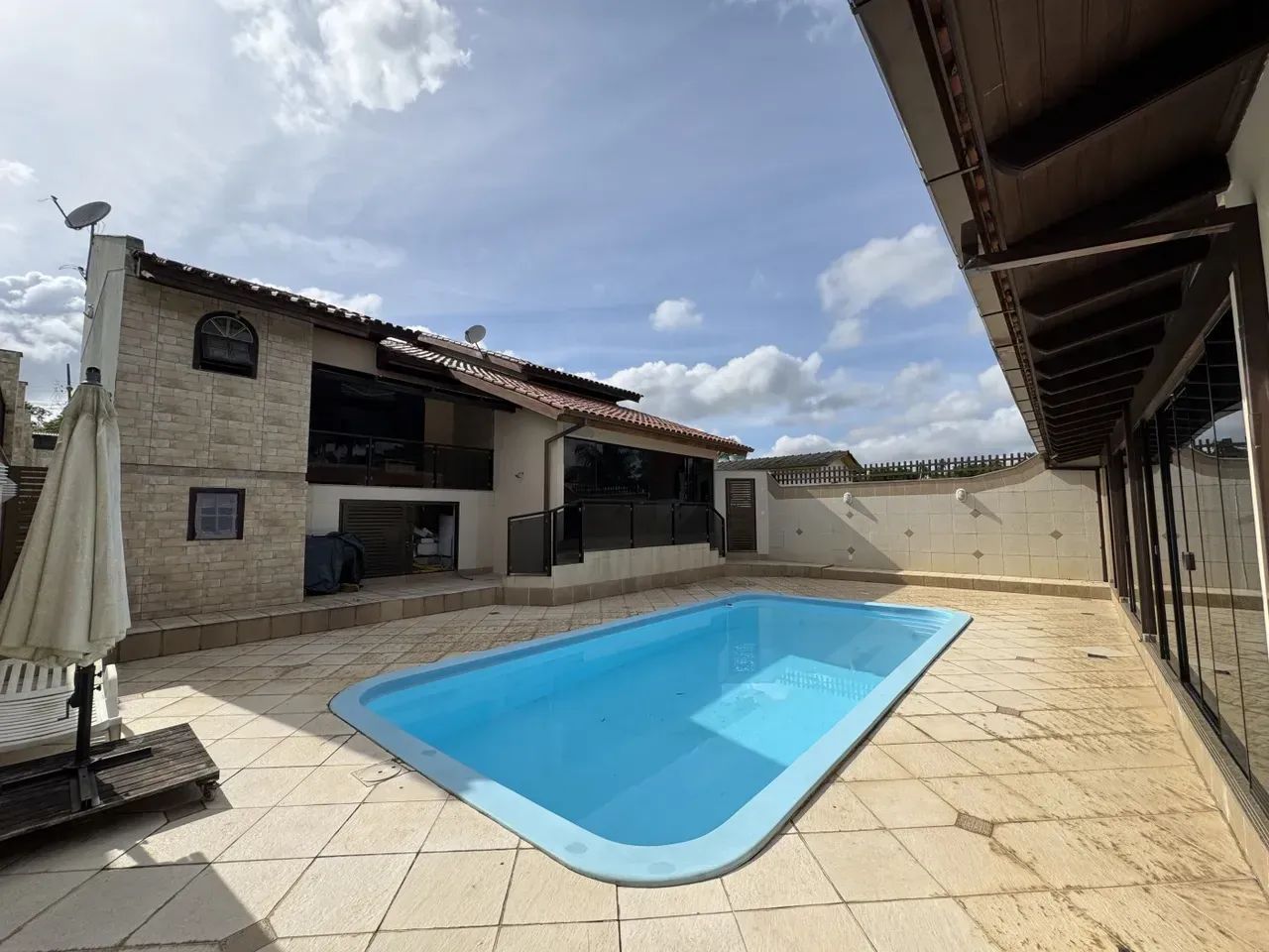 Casa Ampla Com Piscina Próxima ao Centro de Criciúma - Foto 3