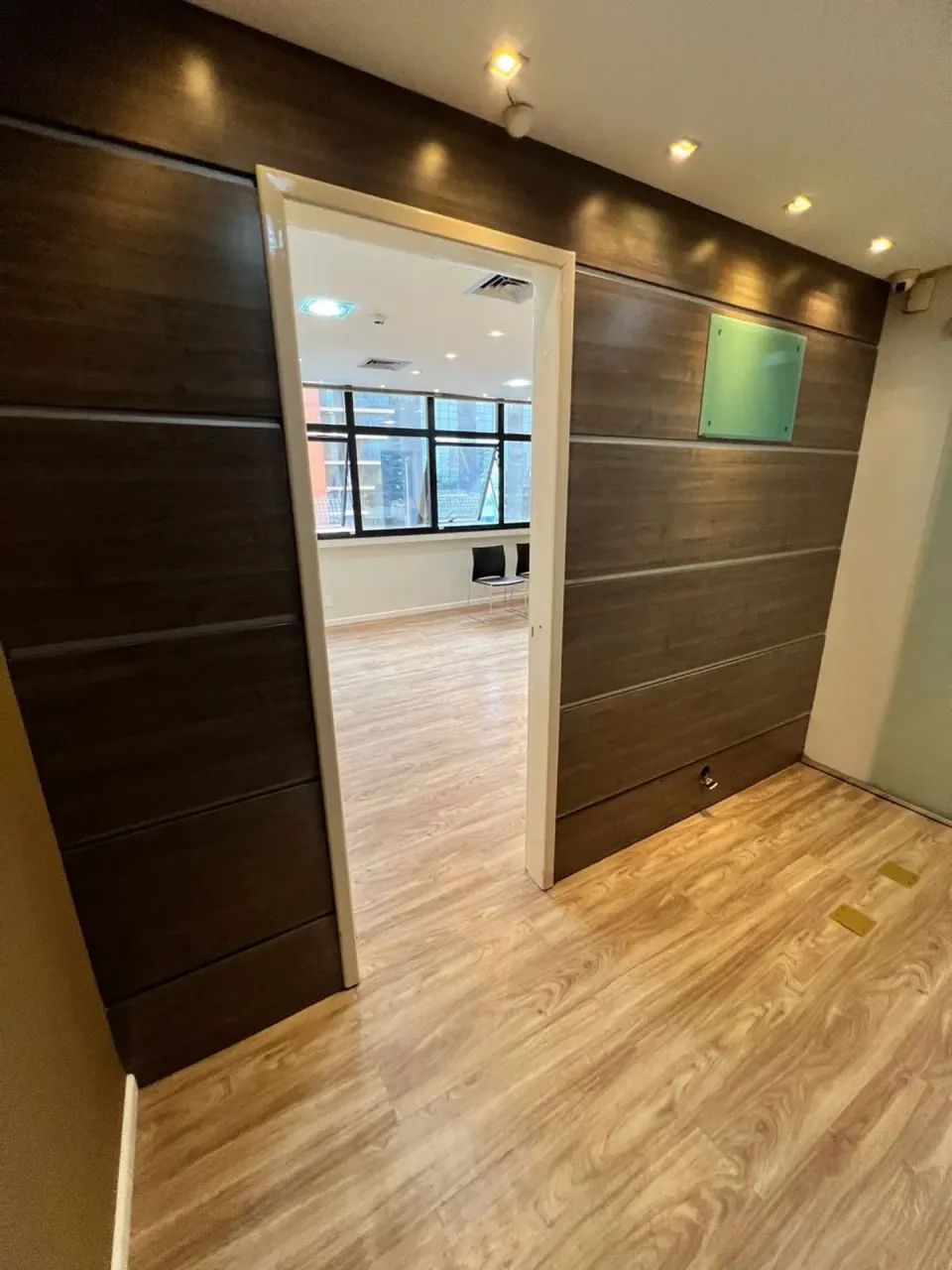 Vendo Sala no Millennium 9 2  9 9 4 6 4 - 5 4 8 7 - Foto 3