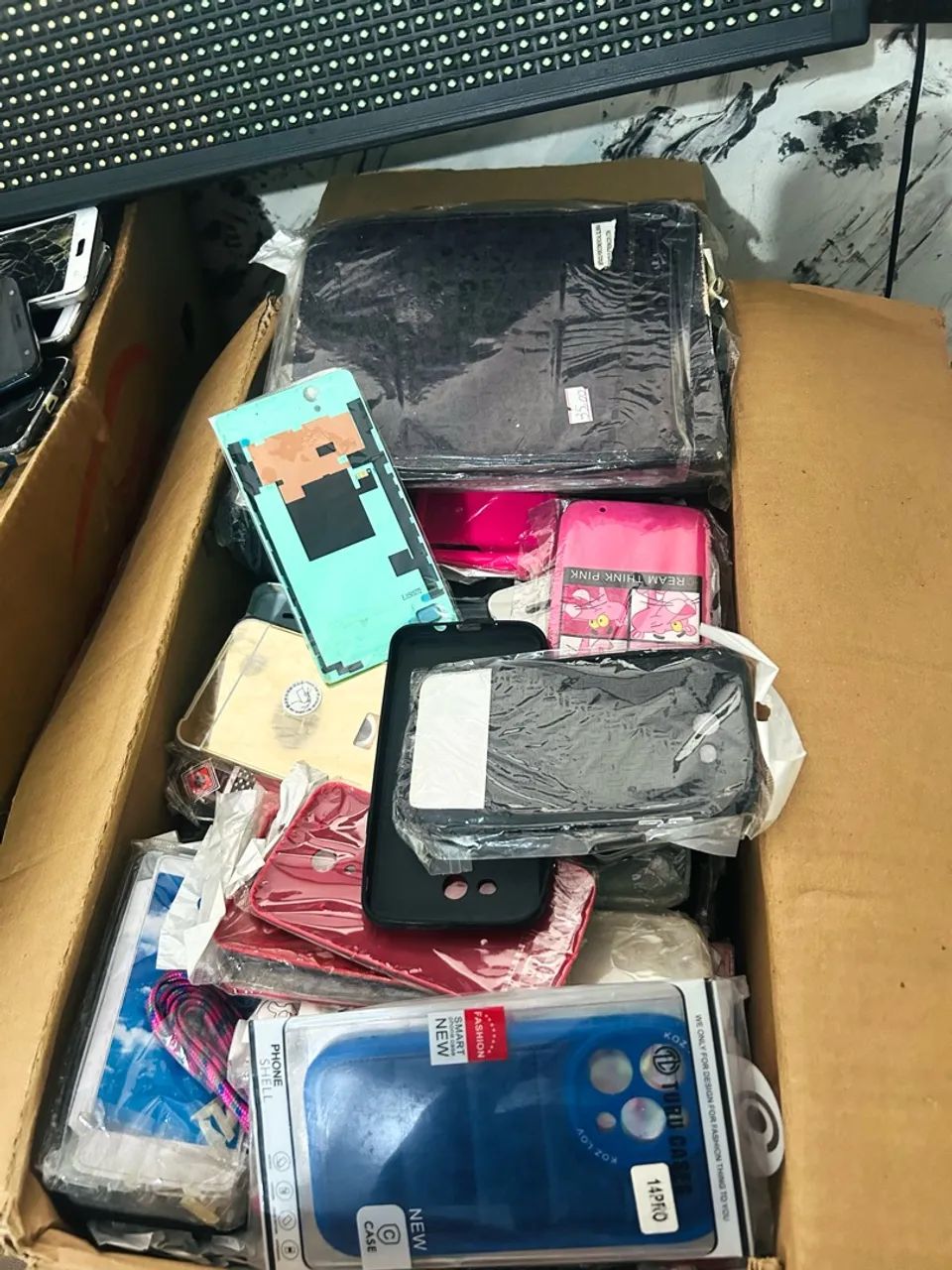 ? VENDO LOJA DE ACESSÓRIOS PARA CELULAR - Foto 2