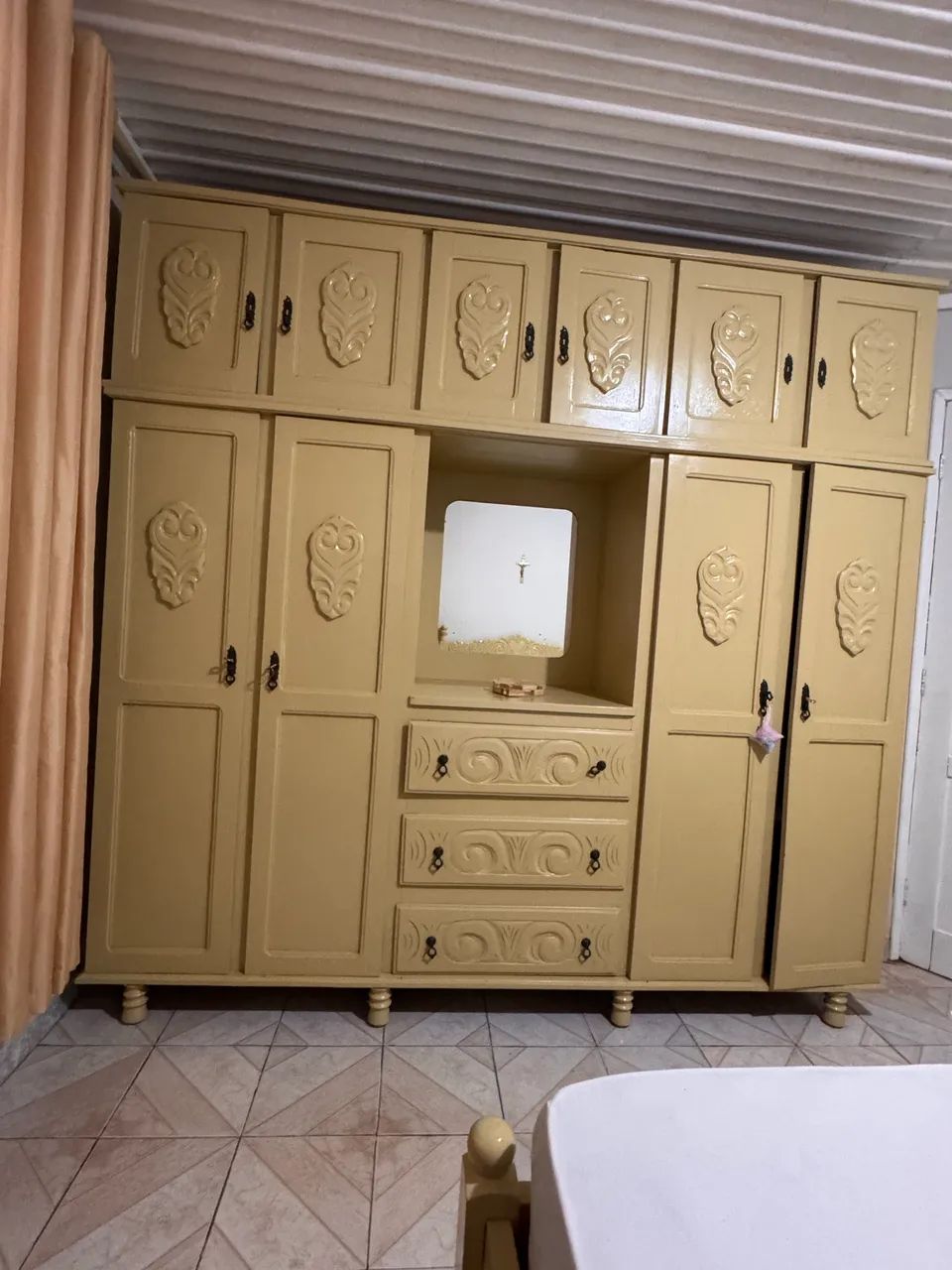 Cama,guarda roupa ,criado mudo e puf - Foto 3