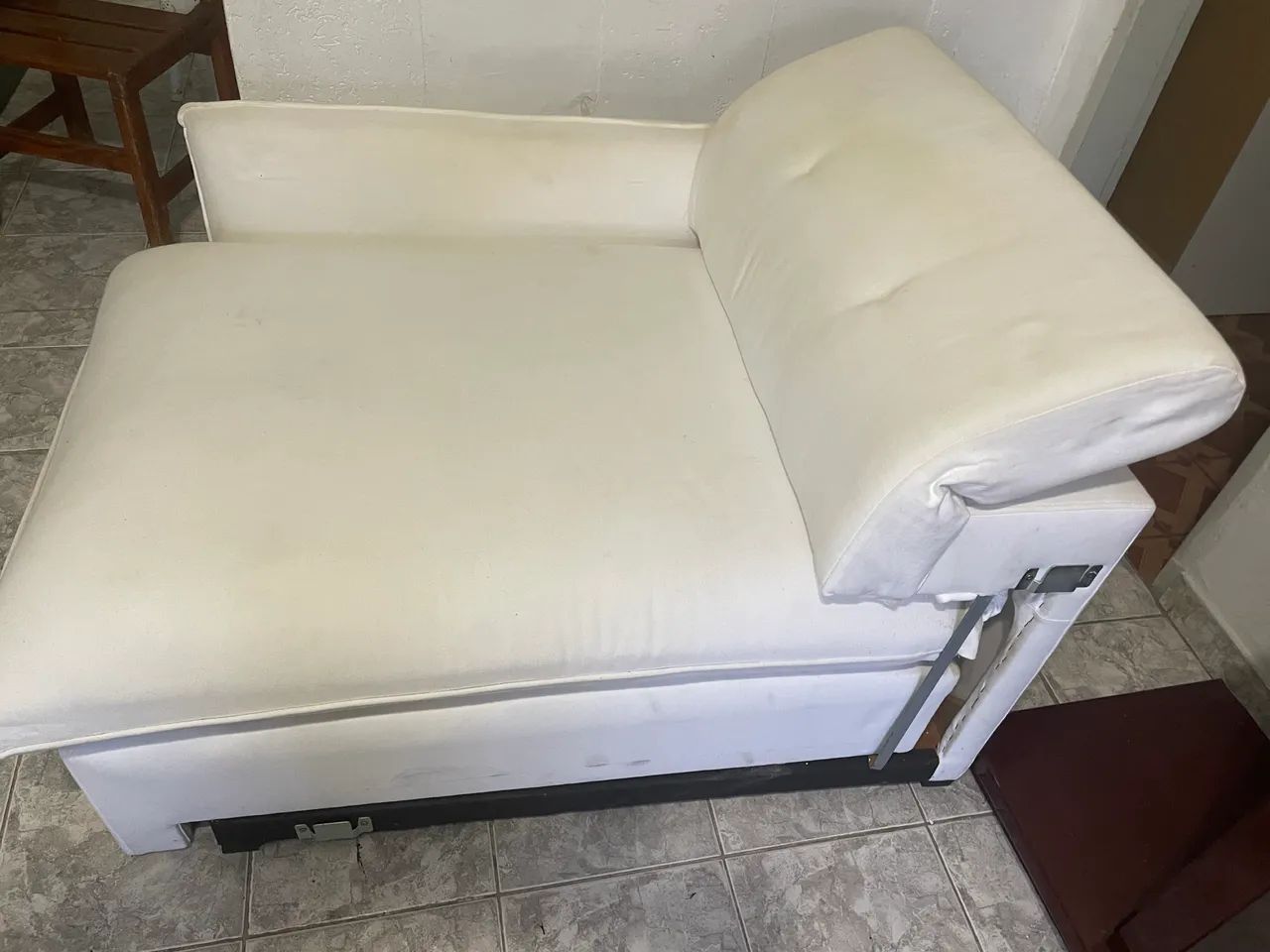 Vendo sofá reclinável em 2 parte de cor branca - Foto 2