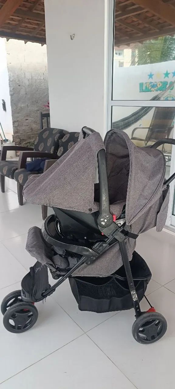 Carrinho de bebê com bebê conforto  - Foto 2