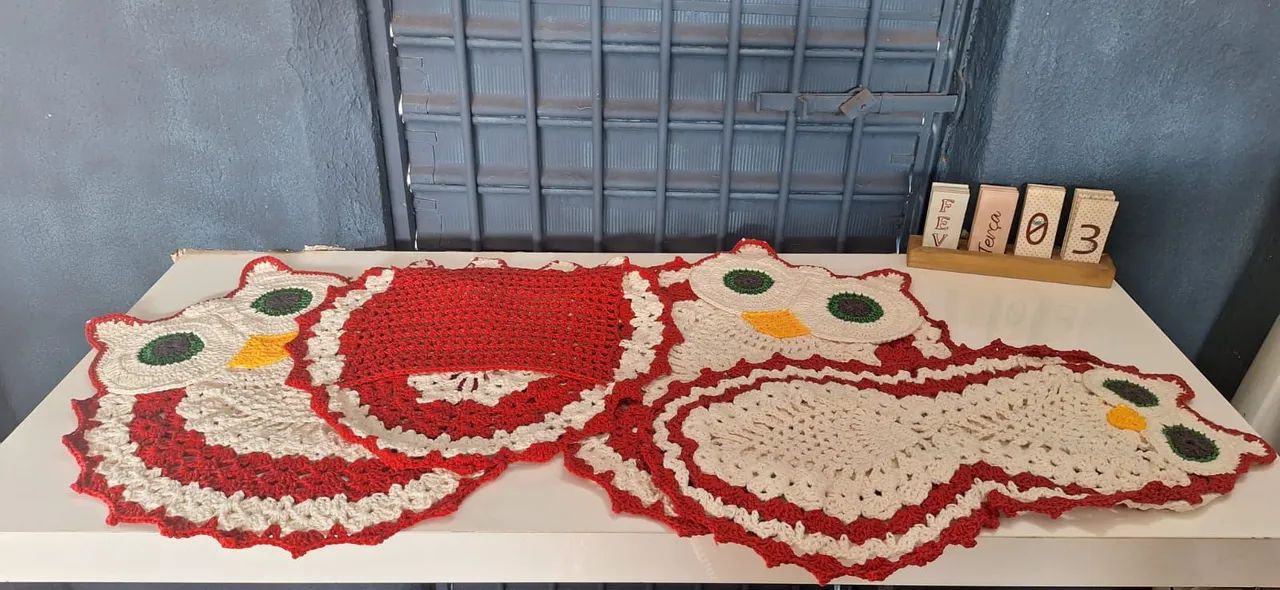 Jogo de Banheiro 4 peças Coruja Rosa e Branco/ Vermelho e Branco Cada um 200$ - Foto 2