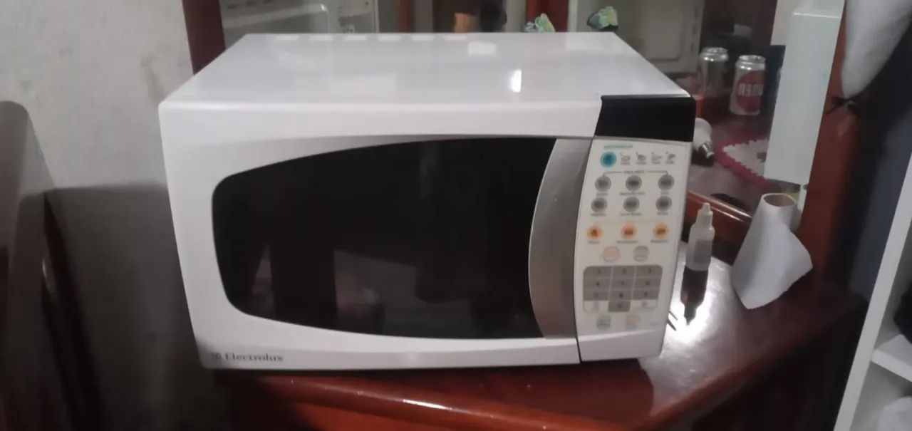 Micro-ondas Electrolux 23 litros conservadissimo
