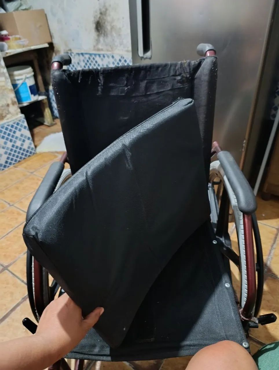 Vendo uma cadeira de rodas  - Foto 3
