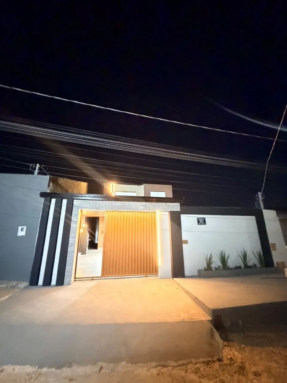 SOBRADO 4 QUARTOS EM ÁGUAS LINDAS 
