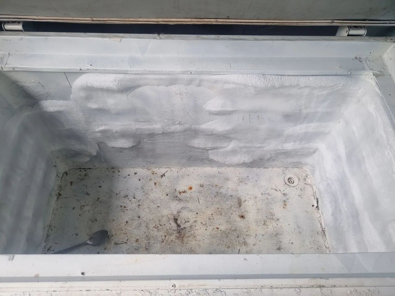 Vendo freezer  usado muito bom - Foto 3