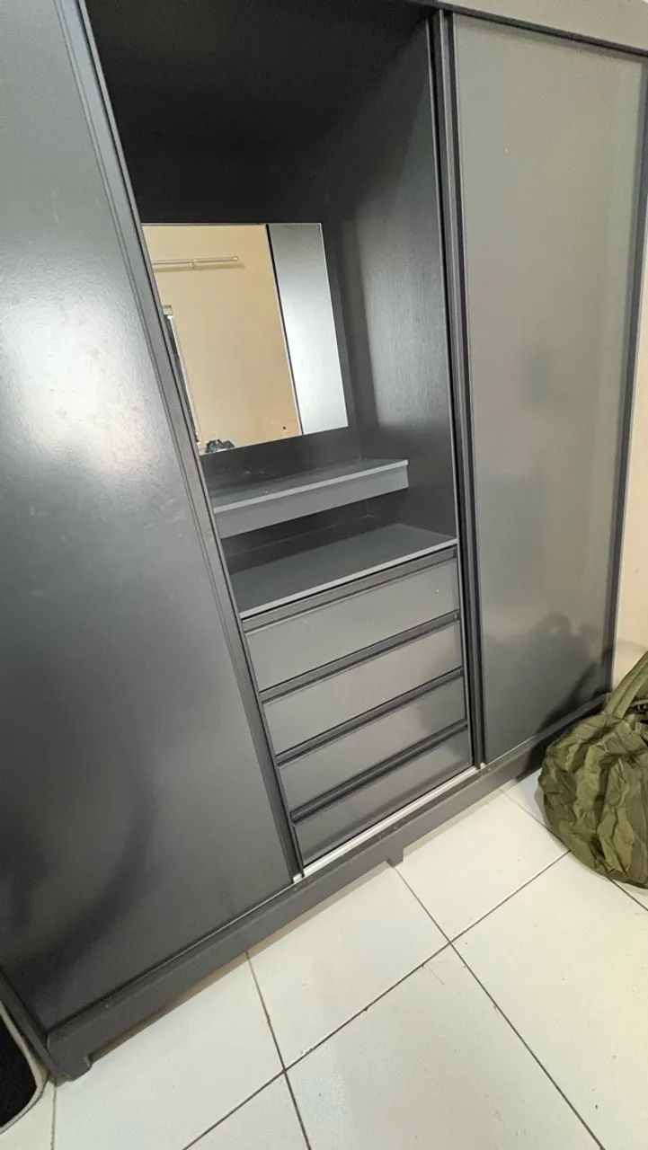 Guarda-roupa 