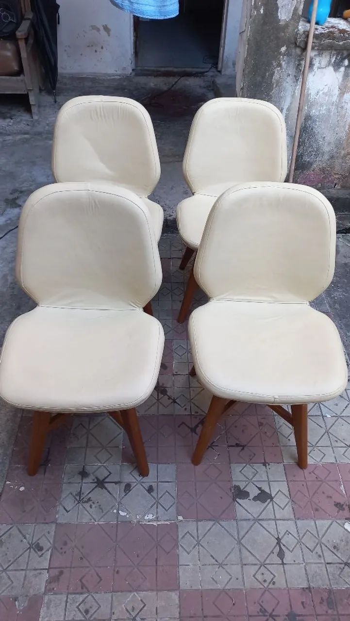 4 cadeiras madeira acolchoadas - Foto 3