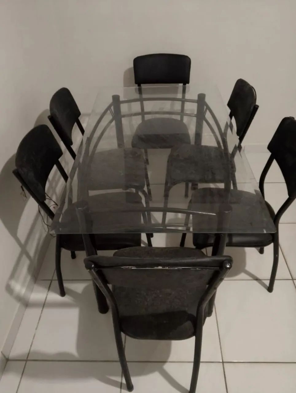 Mesa de vidro com 6 cadeiras  - Foto 2