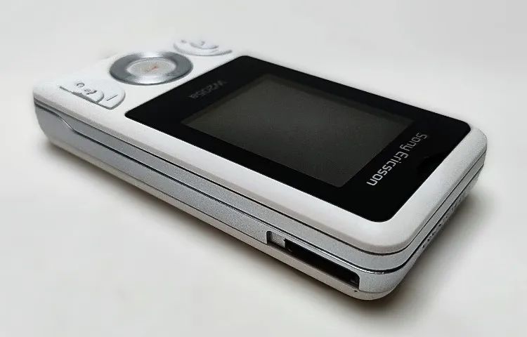 Celular Antigo Sony Ericsson Walkman W205a Branco