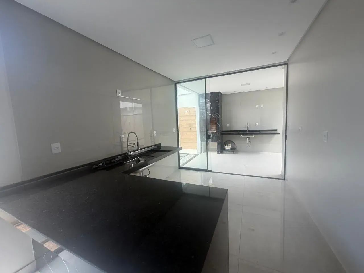 Casa no Porto Marina com 3 quartos sendo 1 suite