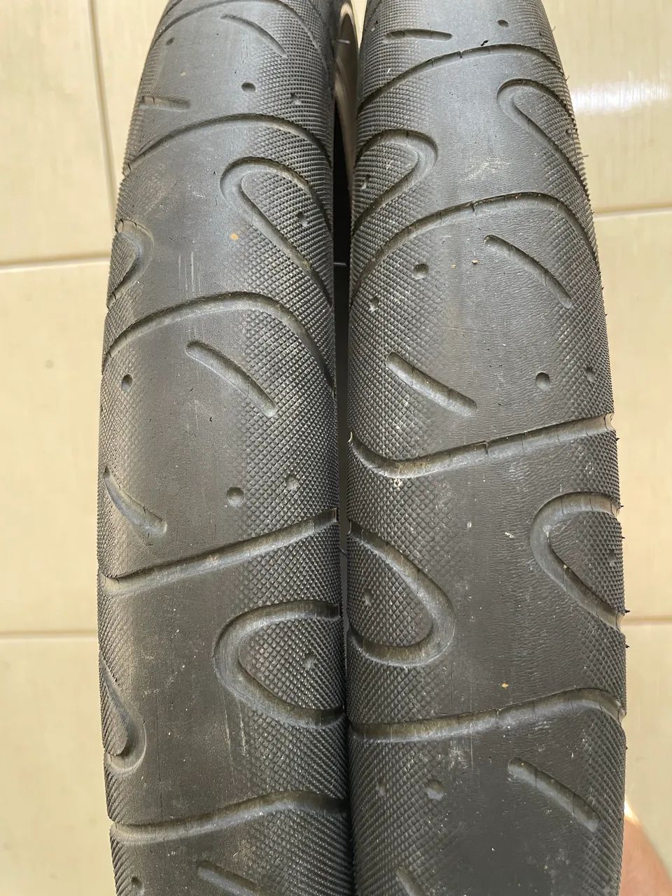 Par de Pneu Maxxis Hookworn 26