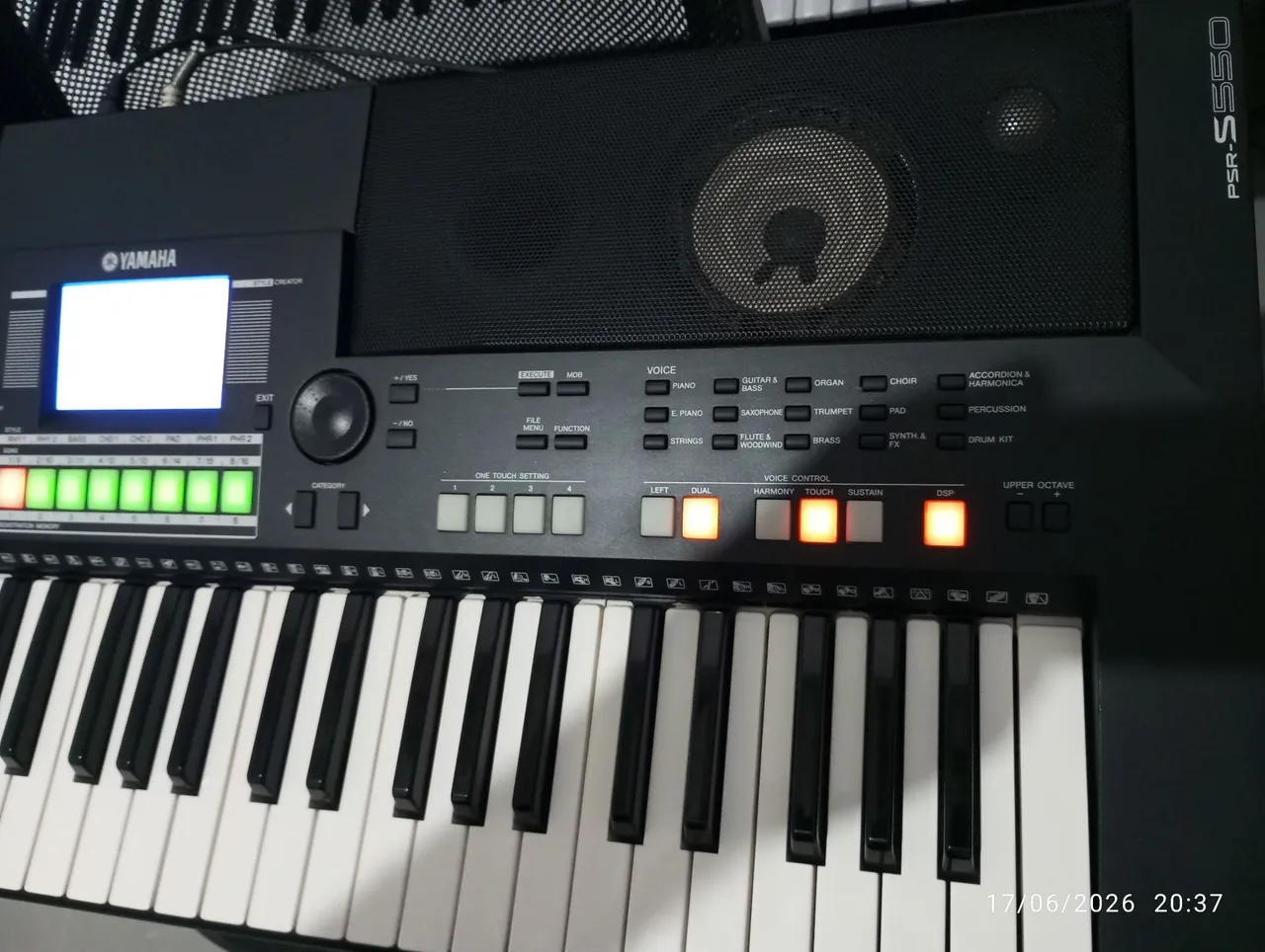 yamaha psr s550b
