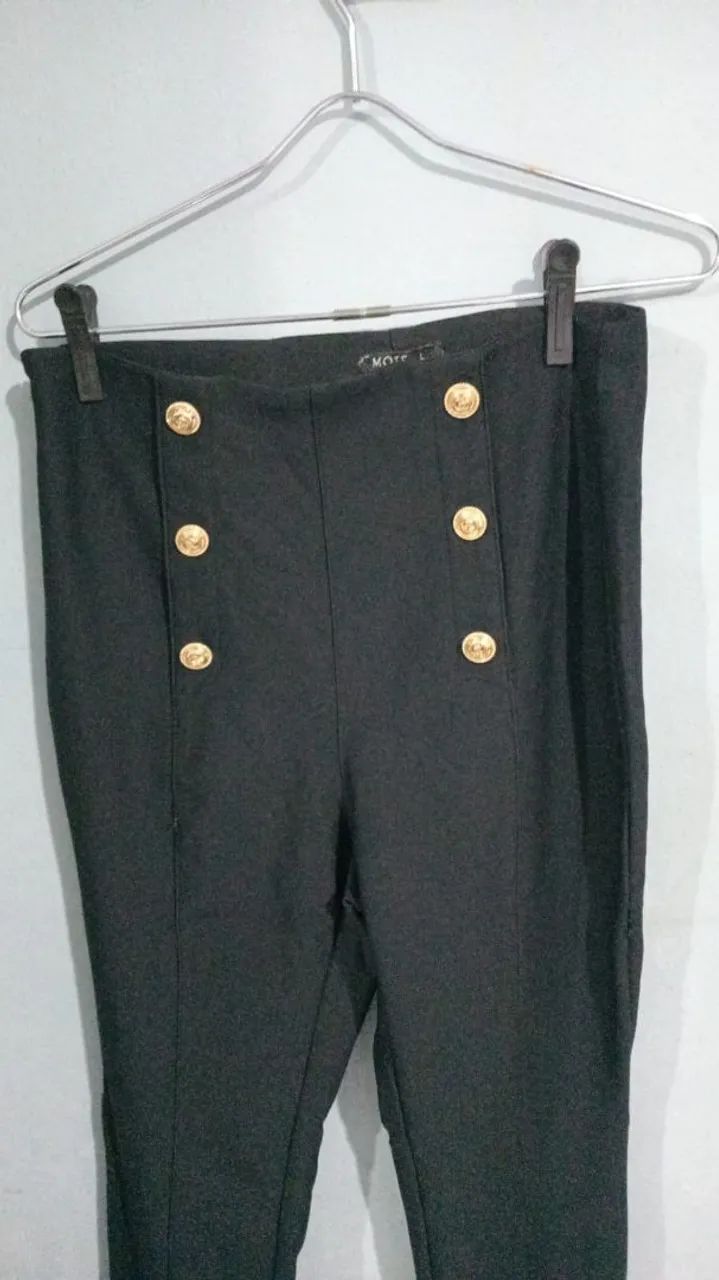 Calça  preta com  laycra  - Foto 2