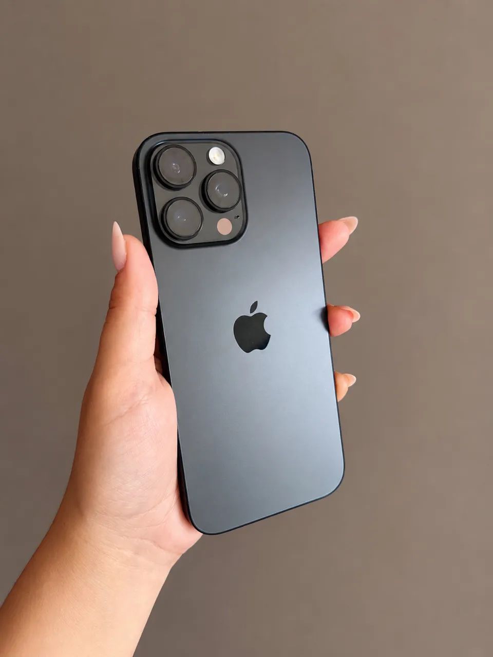 iPhone 16 Pro Max 256GB - Bateria 94% - Celulares e Smartphones