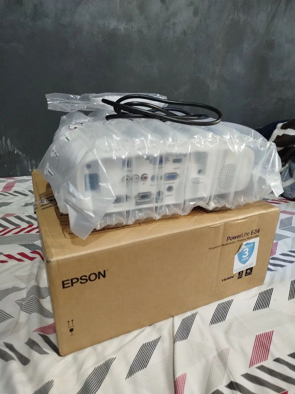  Projetor Epson PowerLite E24 - Vendo ou troco por celular - Foto 3