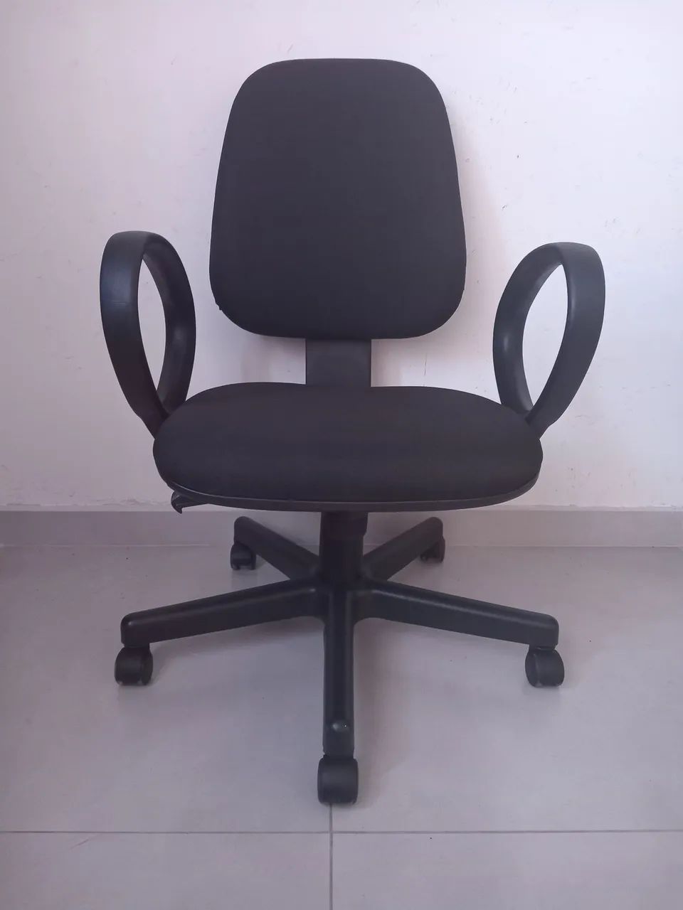 Cadeira giratória flexform Erme diretor  - Foto 3