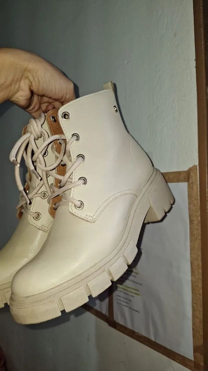 Coturno off White usado uma vez