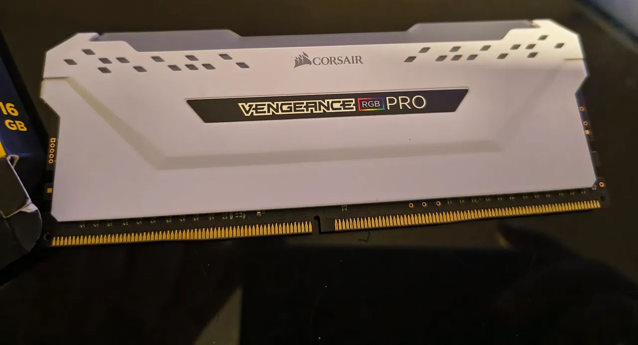 Memória RAM Corsair DDR4 8Gb 