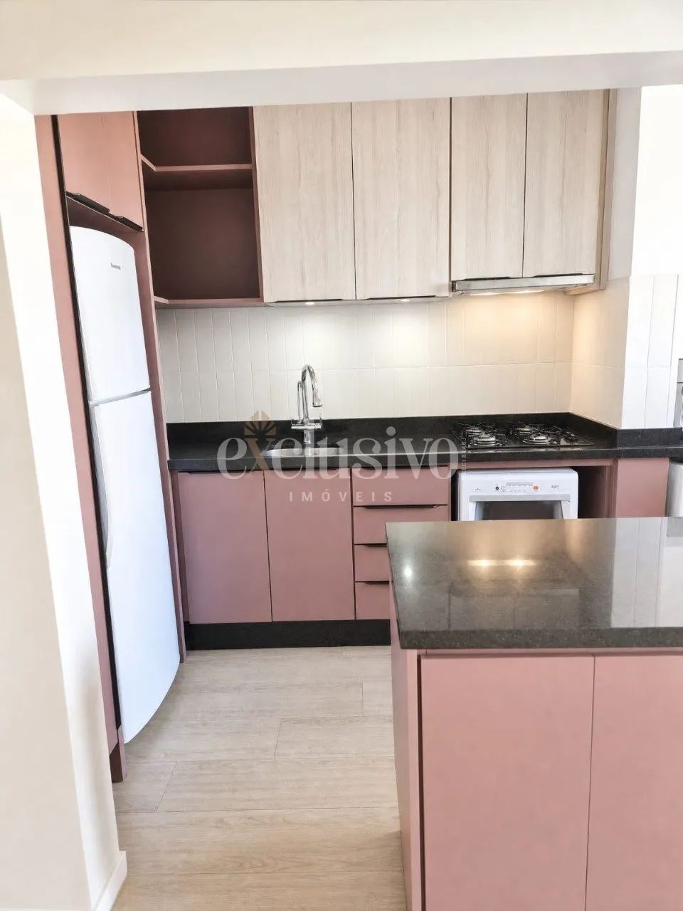 Apartamento semi mobiliado com 2 dormitórios no Estreito - Foto 2
