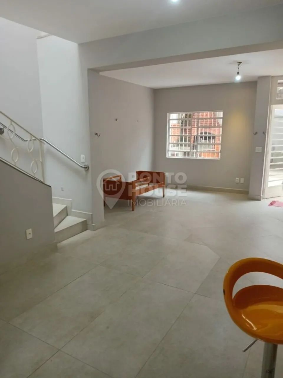 Casa reformada à venda em Mirandópolis com 190m², 3 quartos e 2 vagas