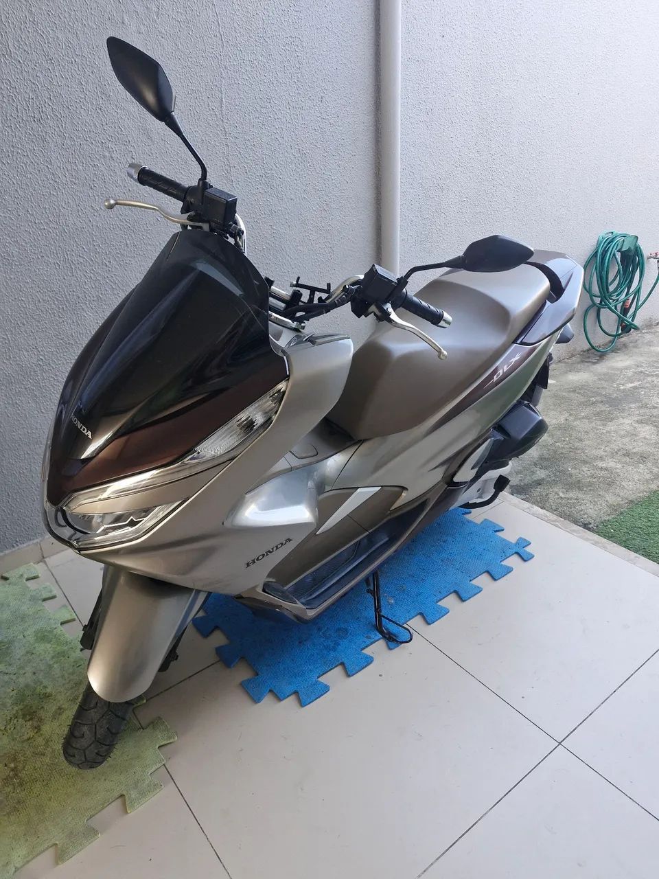 PCX DLX 2022 - Foto 2
