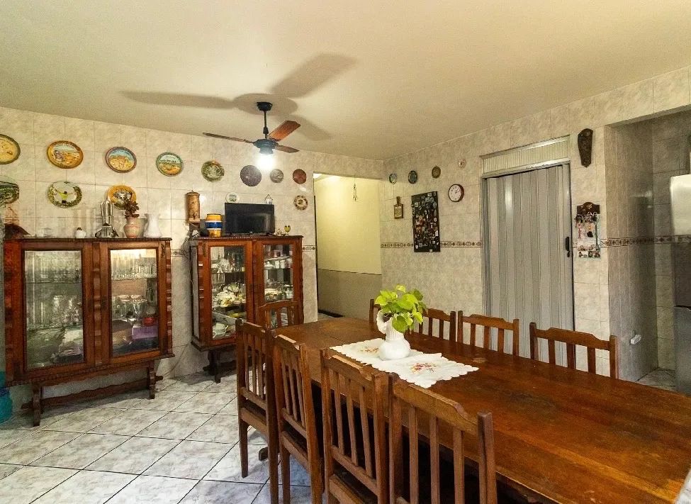Mega Oportunidade em Realengo: 2.600 m² com  2 Casas, Piscina e Lazer Completo - Foto 4