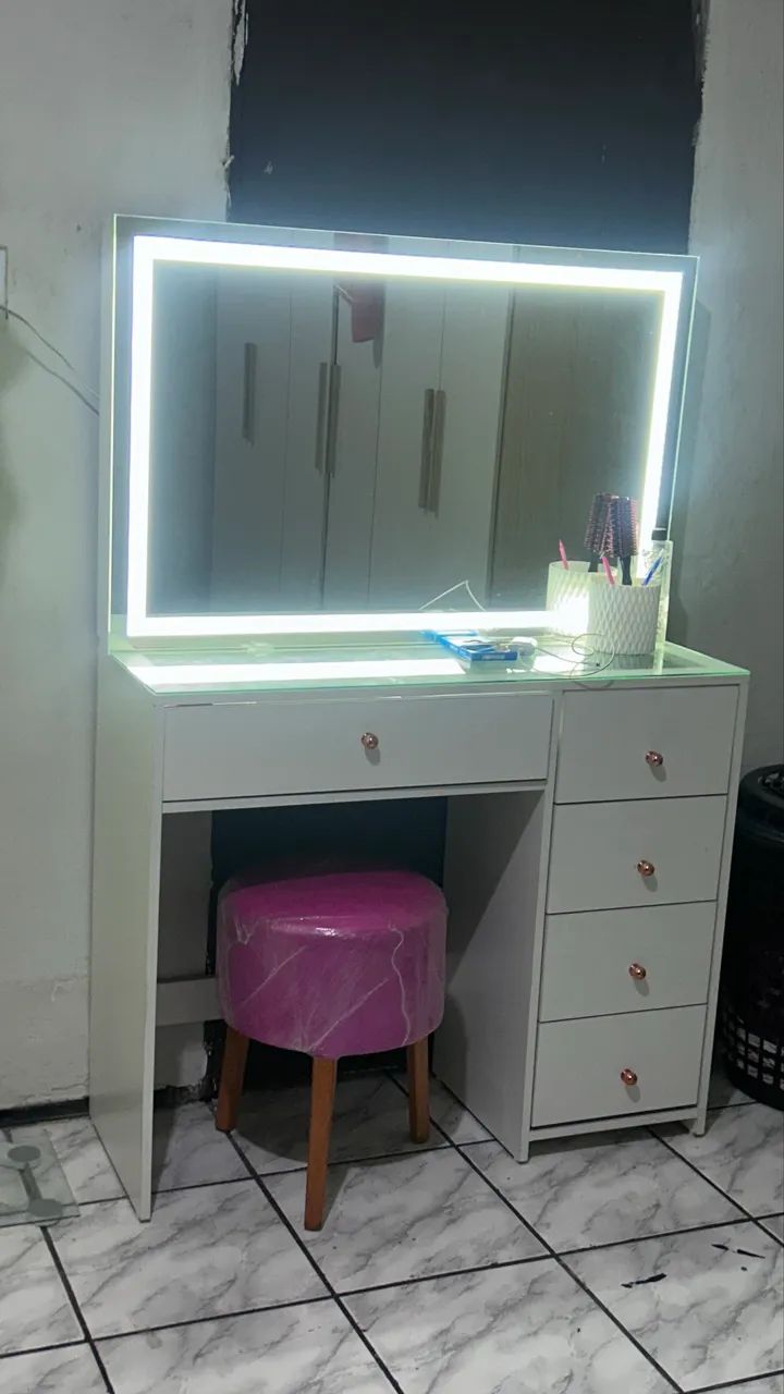 Vendo penteadeira de LED + Puff  - Foto 4