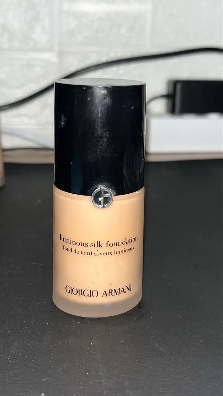 Base Luminous silk foundation Giorgio Armani