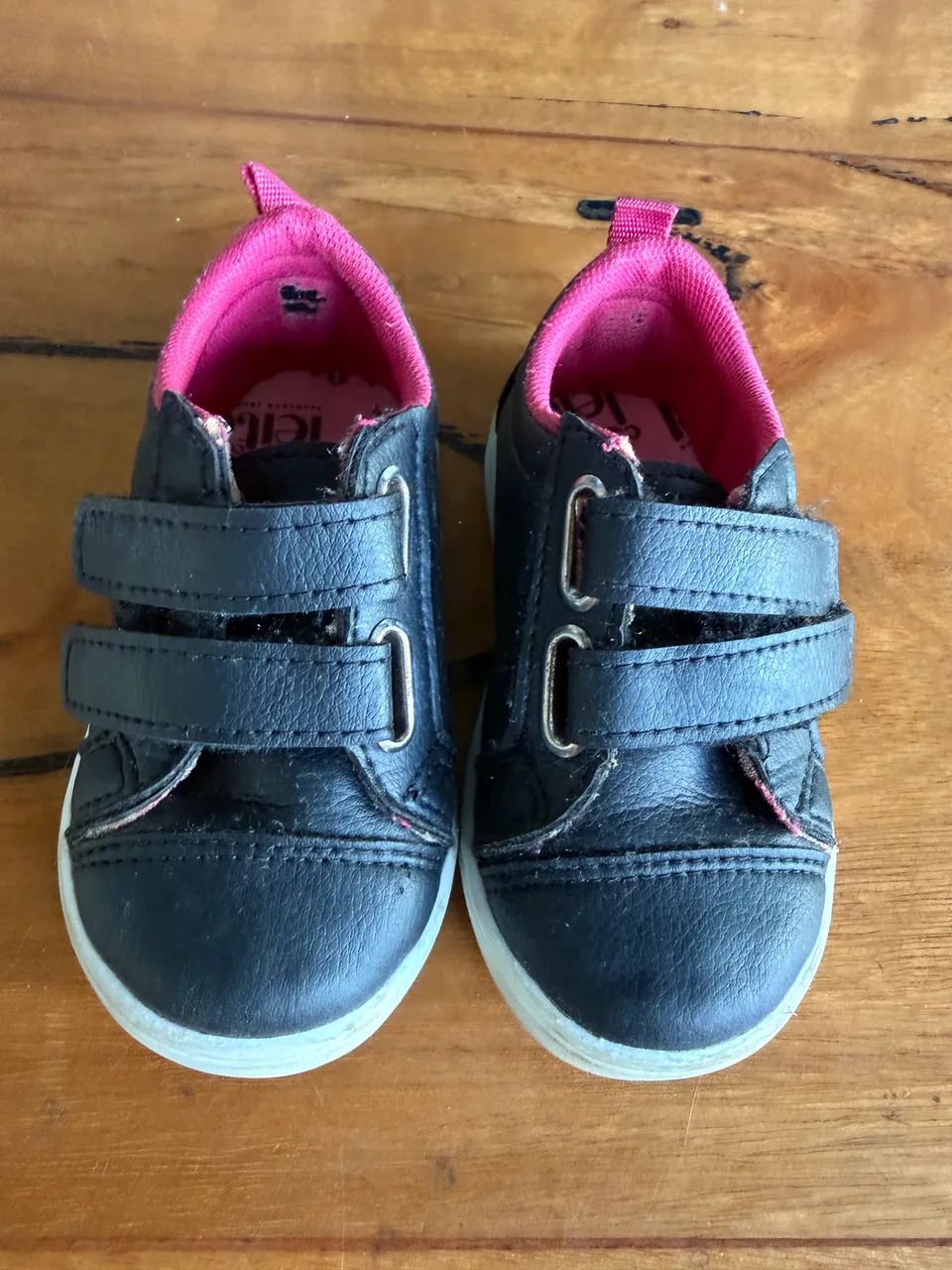TÊNIS INFANTIL PRETO COM VELCRO - CAFÉ COM LEITE 