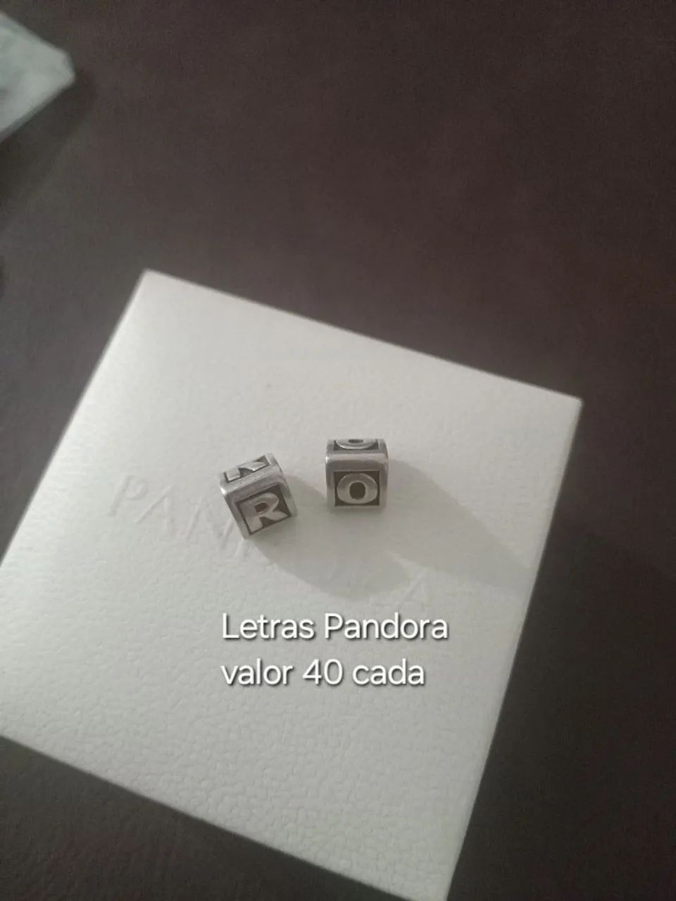 Berloque Pandora Letra R