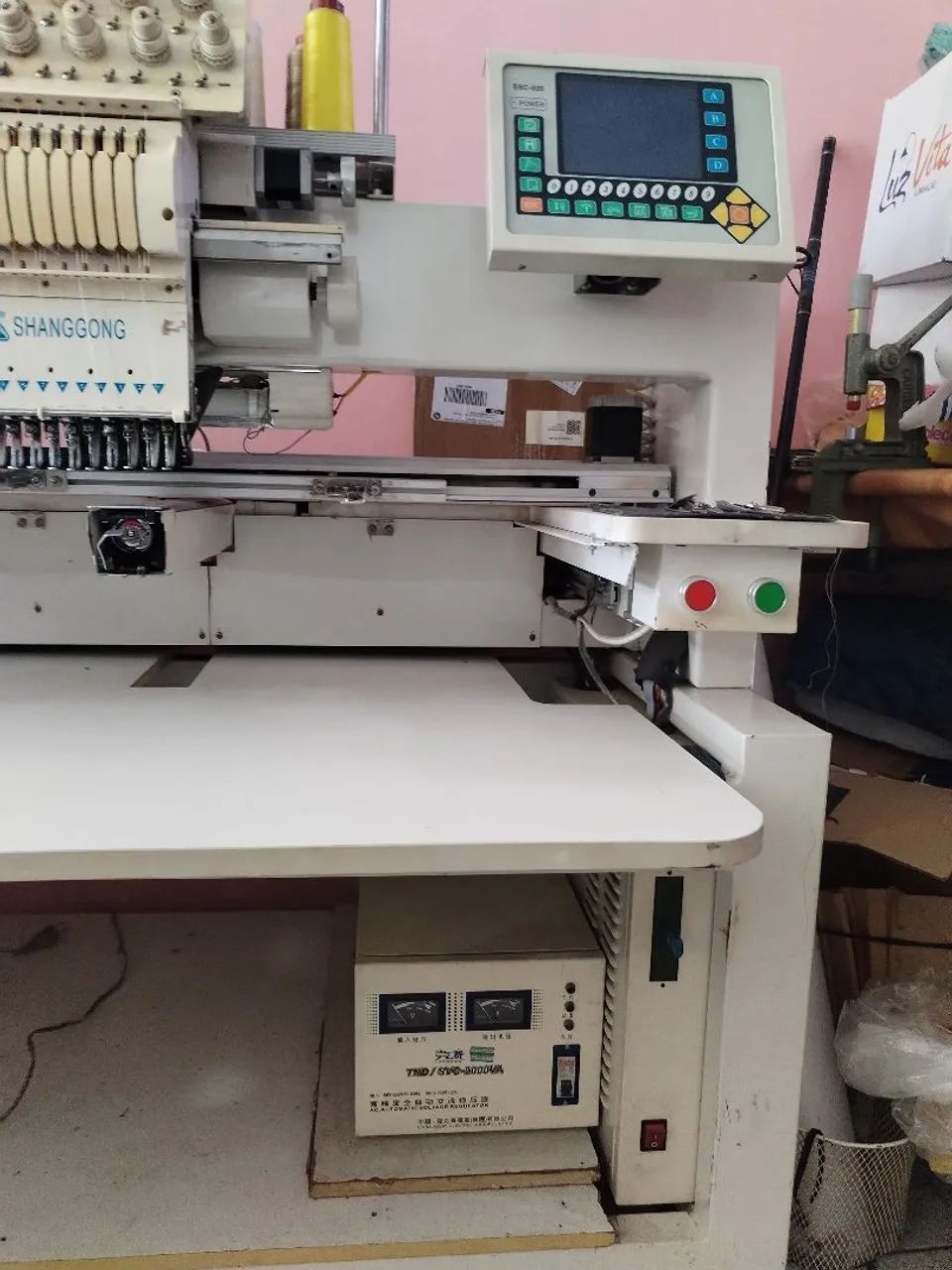 Maquina de bordar industrial