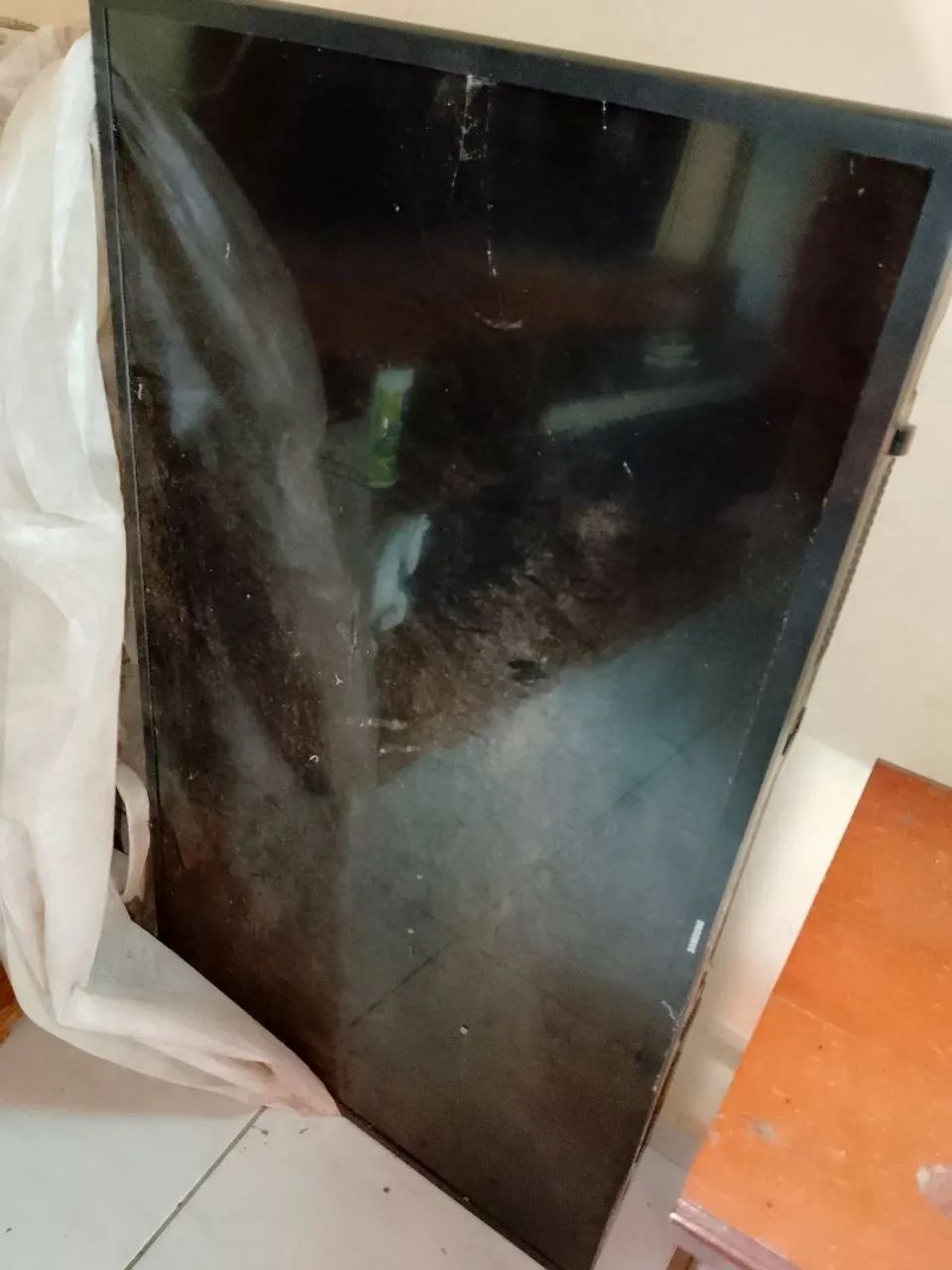 Vende-se televisão com problema para aproveitar peças  - Foto 2