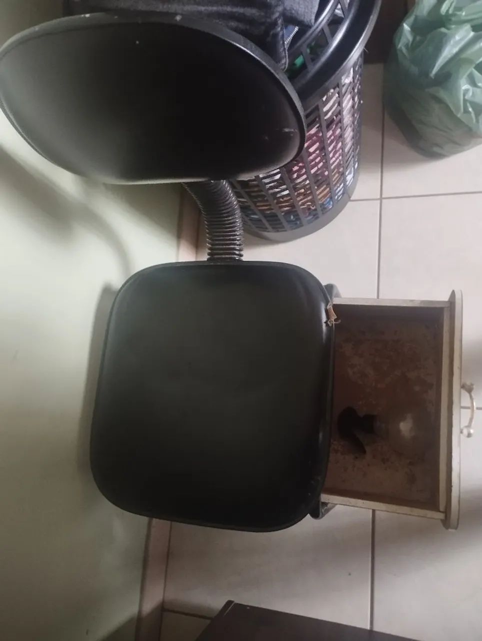  Doação Cadeira de manicure 
