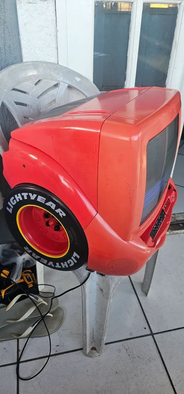 Tv do relâmpago mcqueen