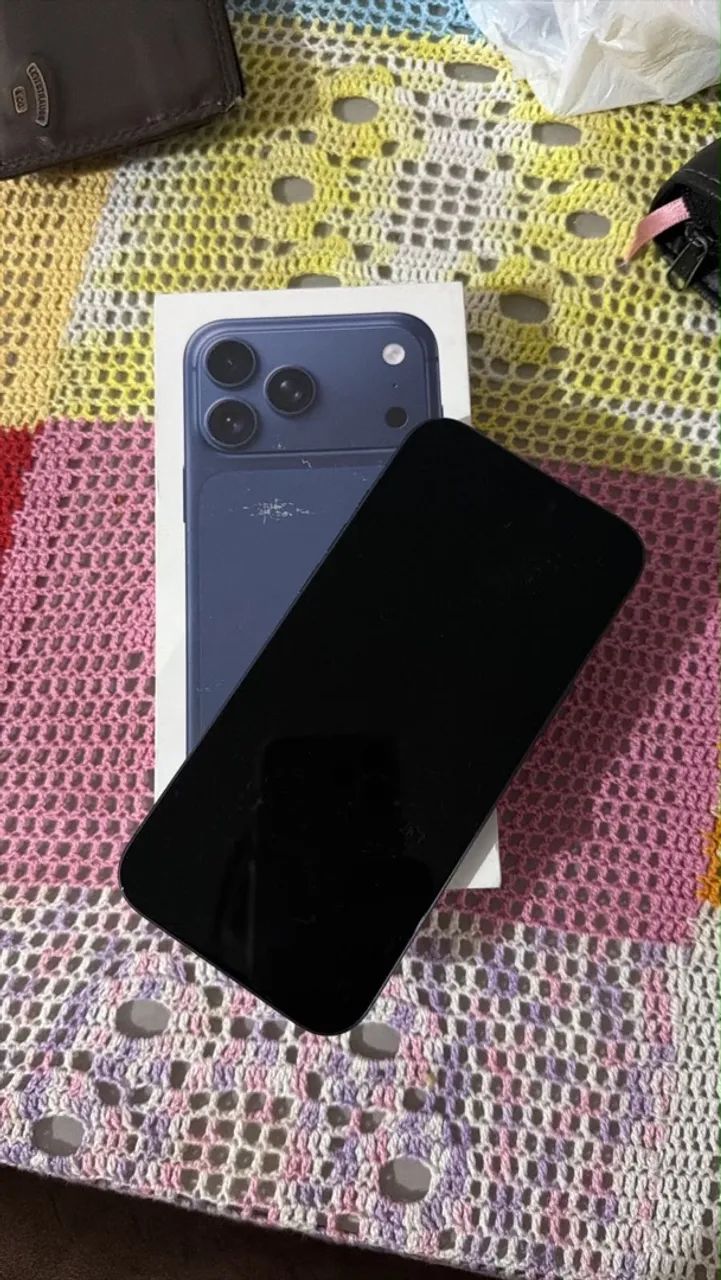 Vendo IPhone 17 pro Max 256 gigas bateria 99% - Foto 3
